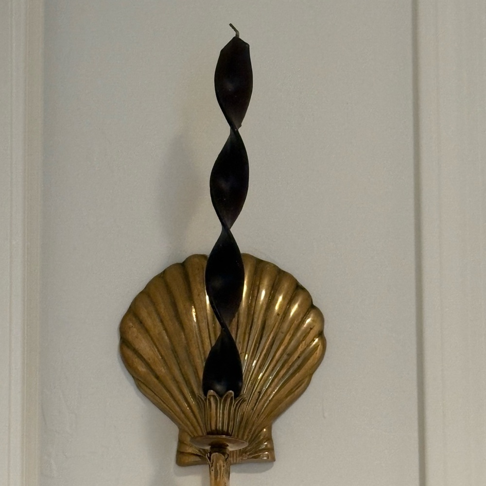 Vintage Single Wall Sconce- Shell - Brass